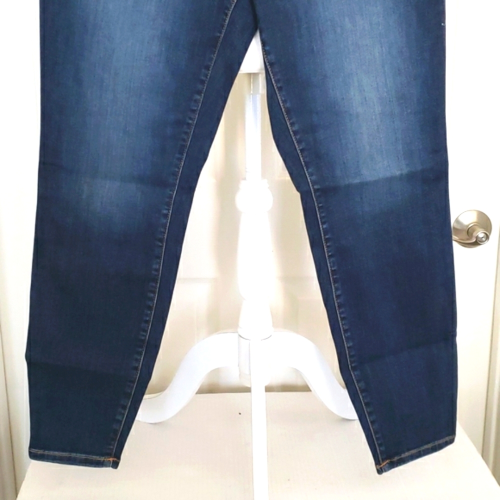 NWT Torrid Jeans - Picture 3 of 10